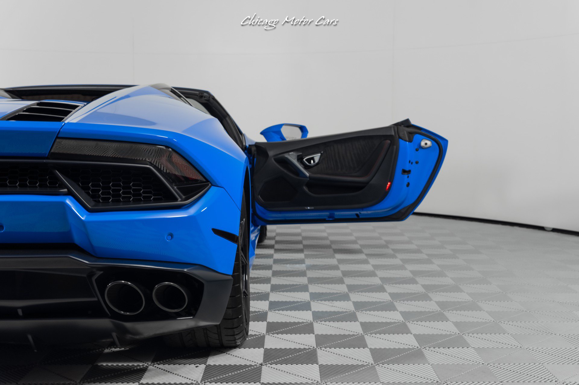 Used 2017 Lamborghini Huracan LP 580-2 RWD image 28