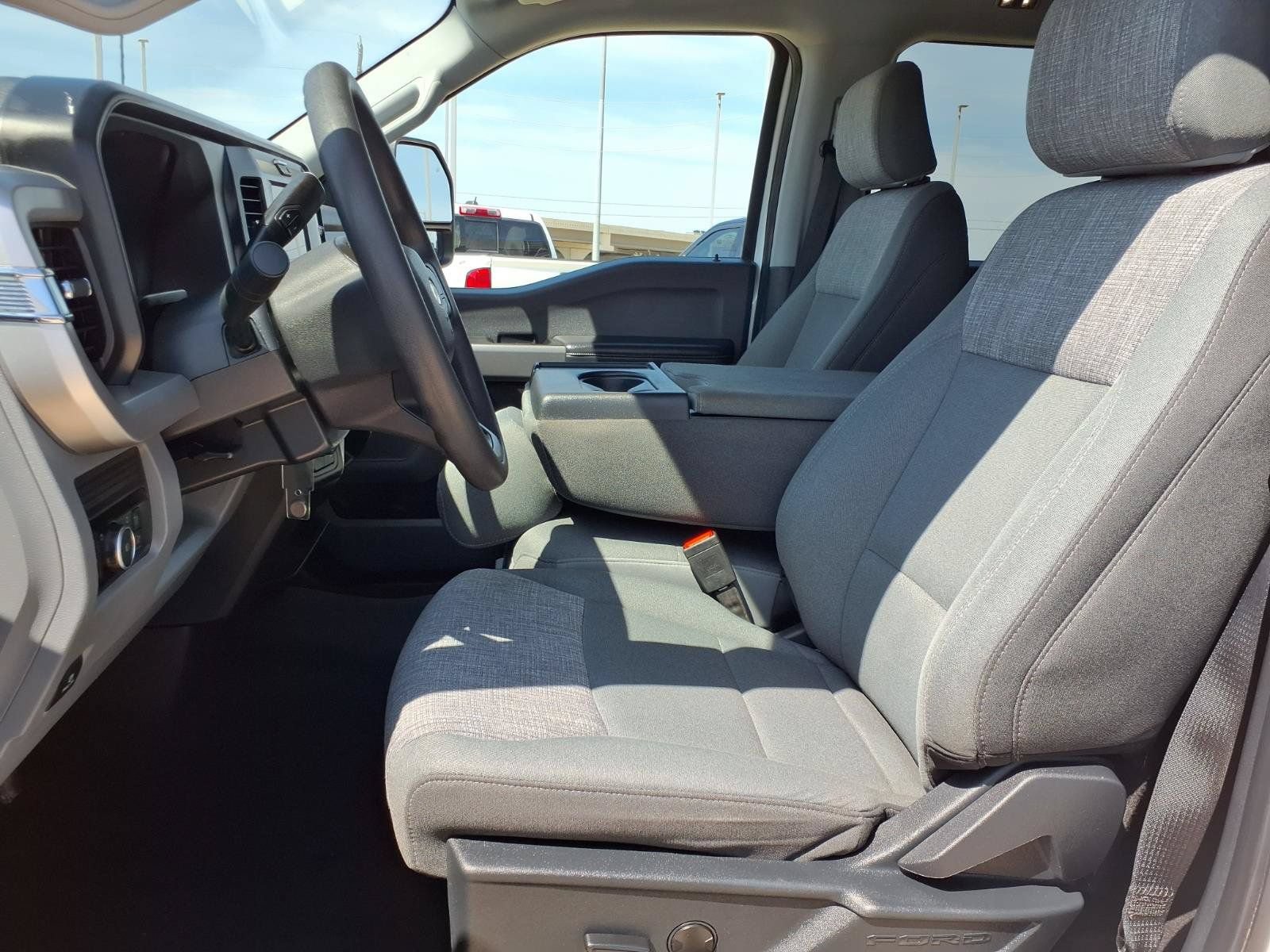 Used 2025 Ford F250 XLT AWD/4WD image 24