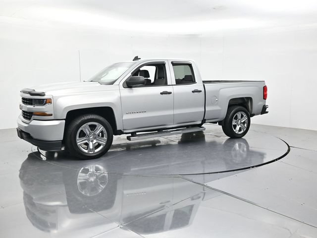 Used 2018 Chevrolet Silverado 1500 Custom w/ Custom Value Package RWD image 5