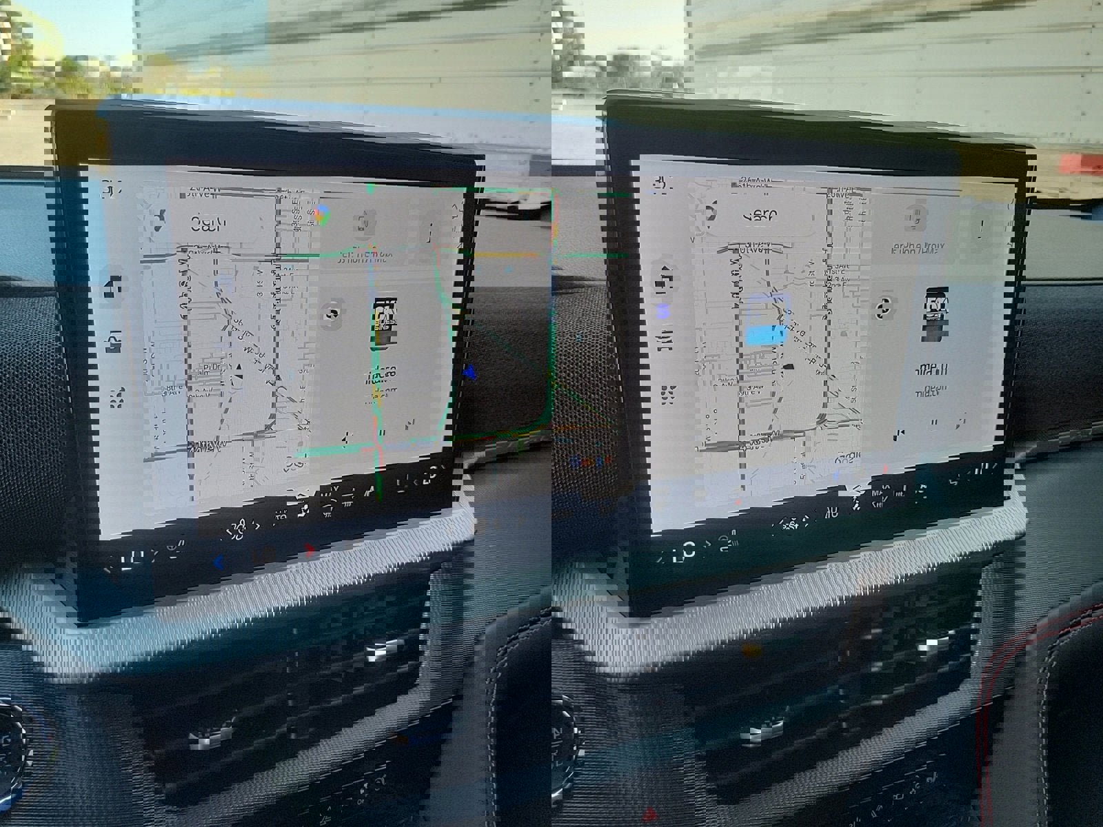 Used 2025 Ford Explorer ST image 17