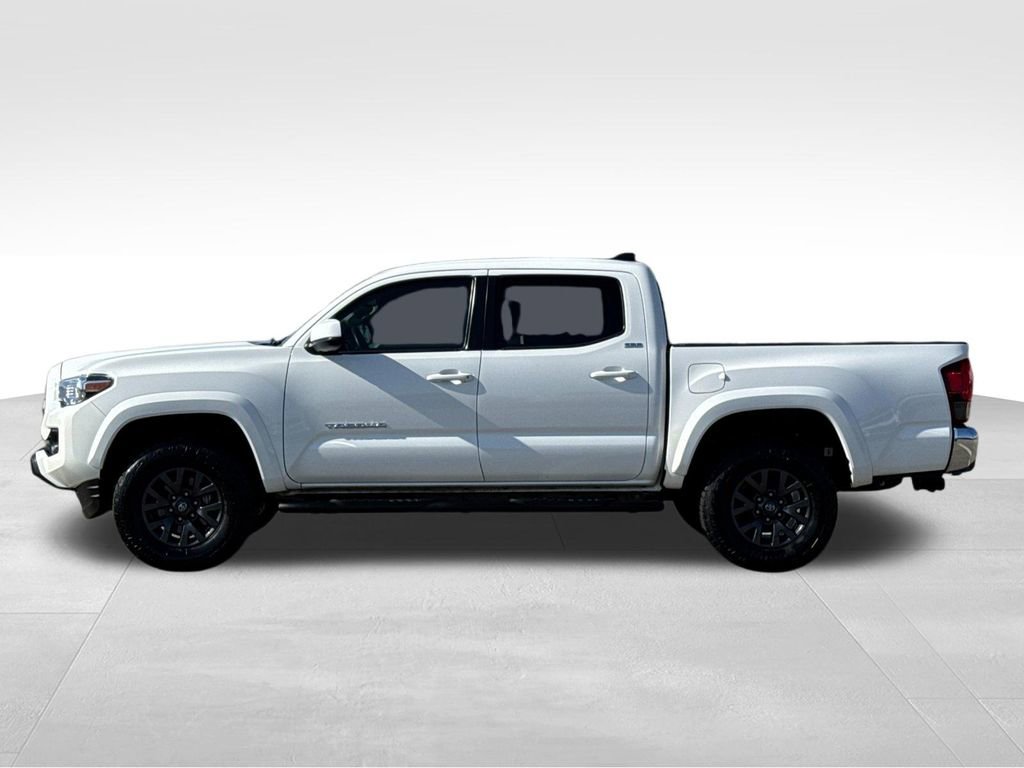 Used 2023 Toyota Tacoma SR5 RWD image 2