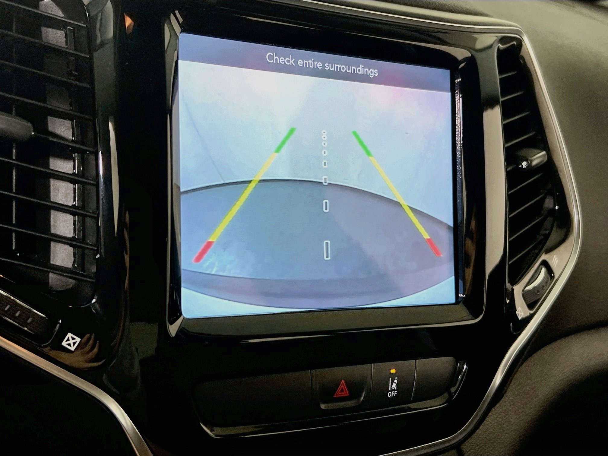 Used 2022 Jeep Cherokee Limited AWD/4WD image 13