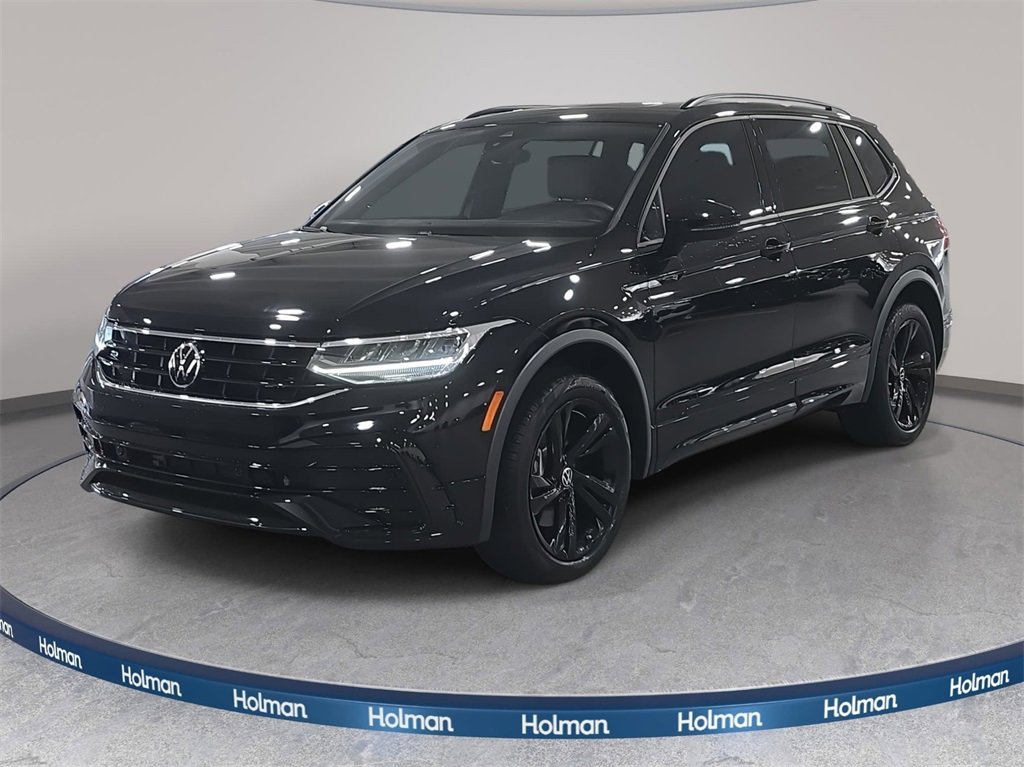 Used 2024 Volkswagen Tiguan SE R-Line