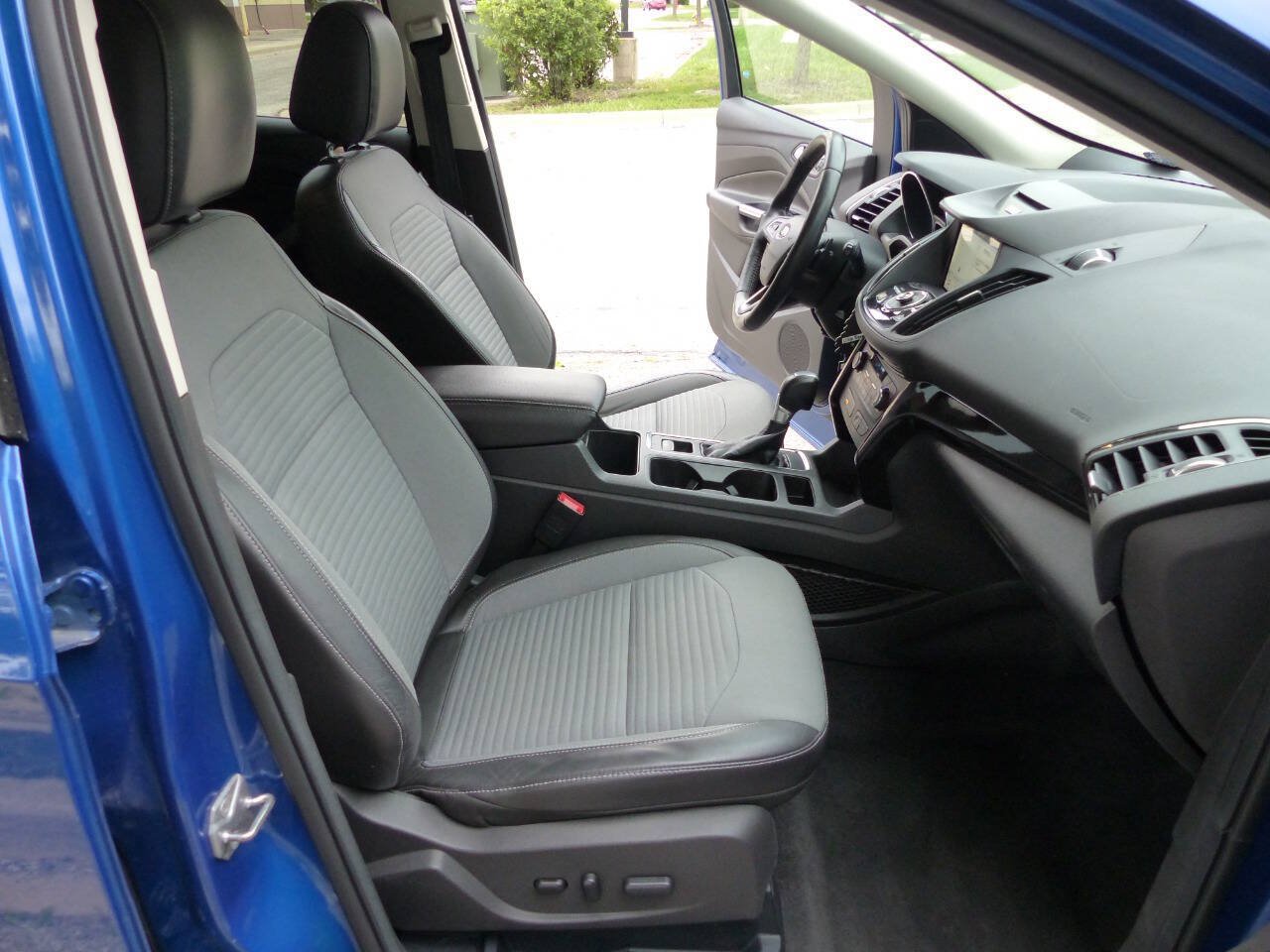 Used 2017 Ford Escape Titanium FWD image 45