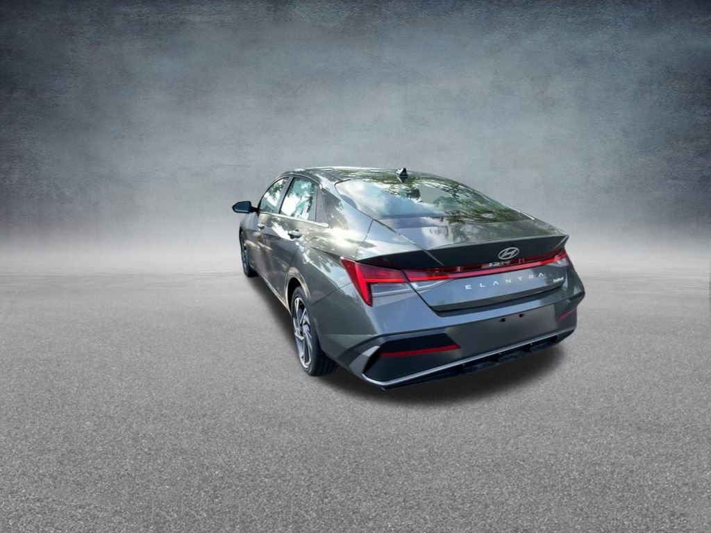 New 2025 Hyundai Elantra Limited image 17