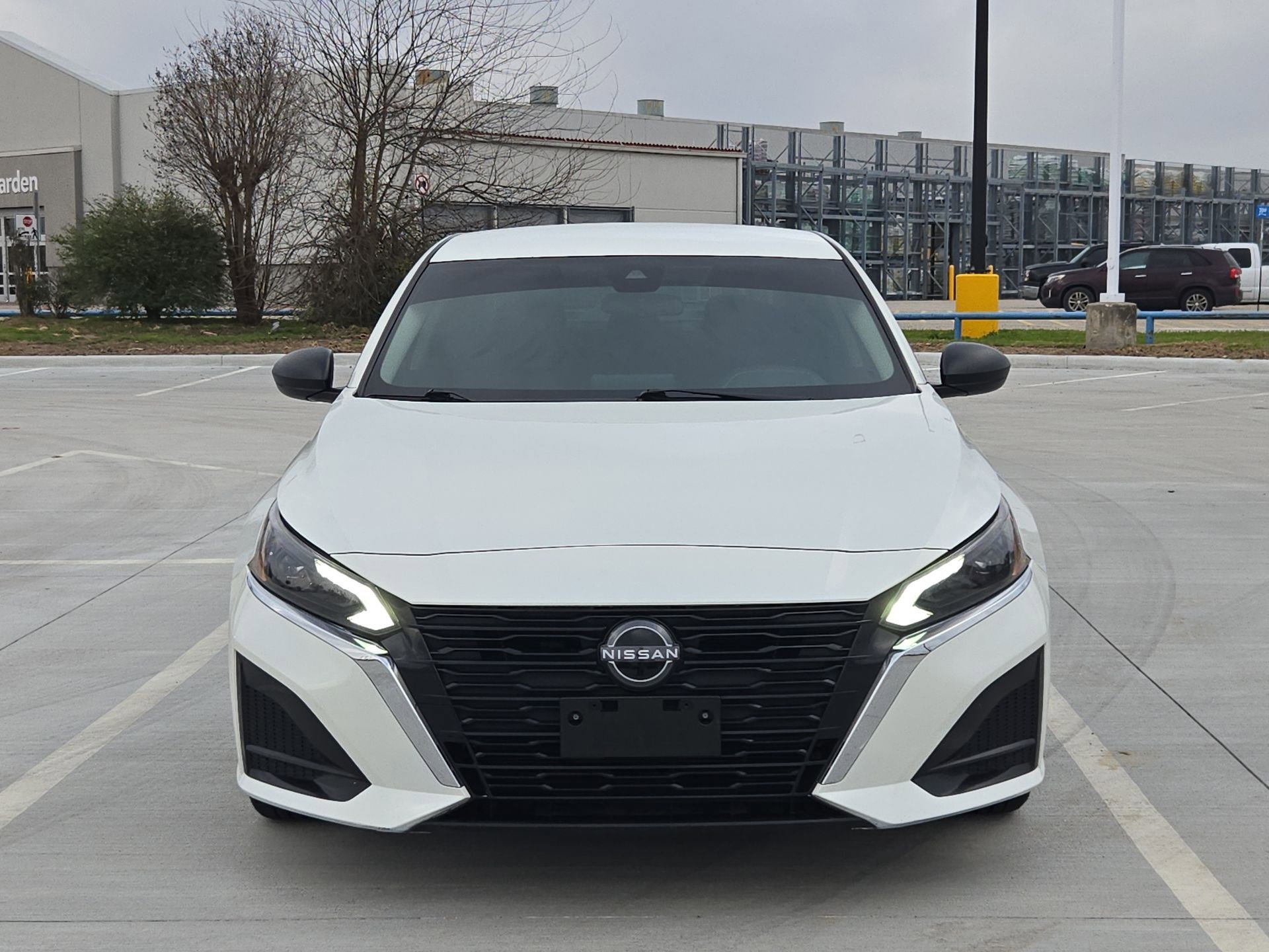 Used 2024 Nissan Altima 2.5 SV image 9