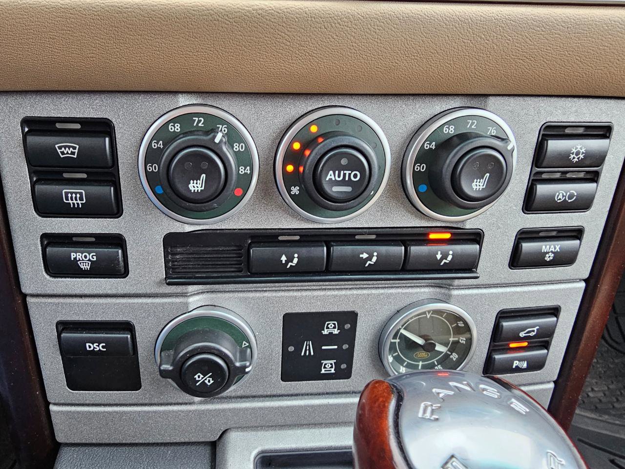 Used 2004 Land Rover Range Rover HSE AWD/4WD image 39