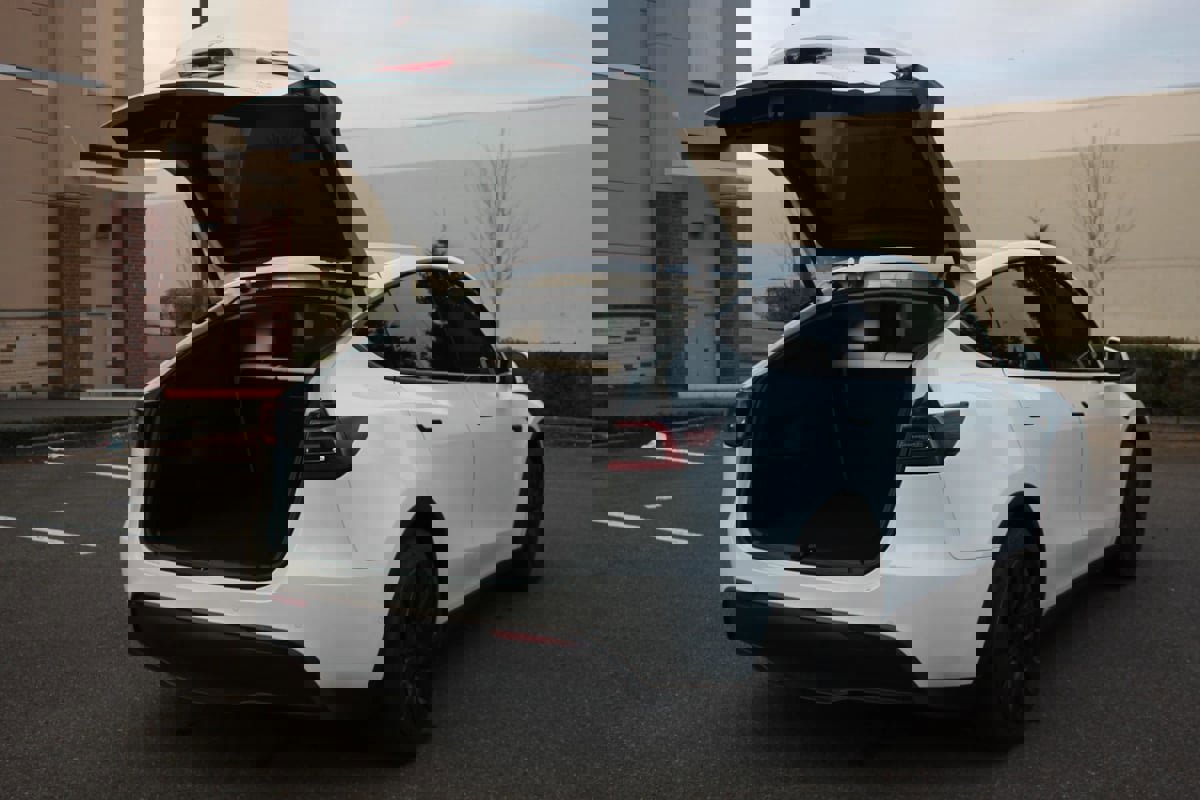 Used 2020 Tesla Model Y Long Range image 9