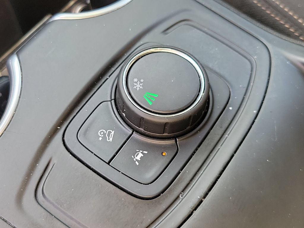 Used 2022 GMC Terrain SLE FWD image 28