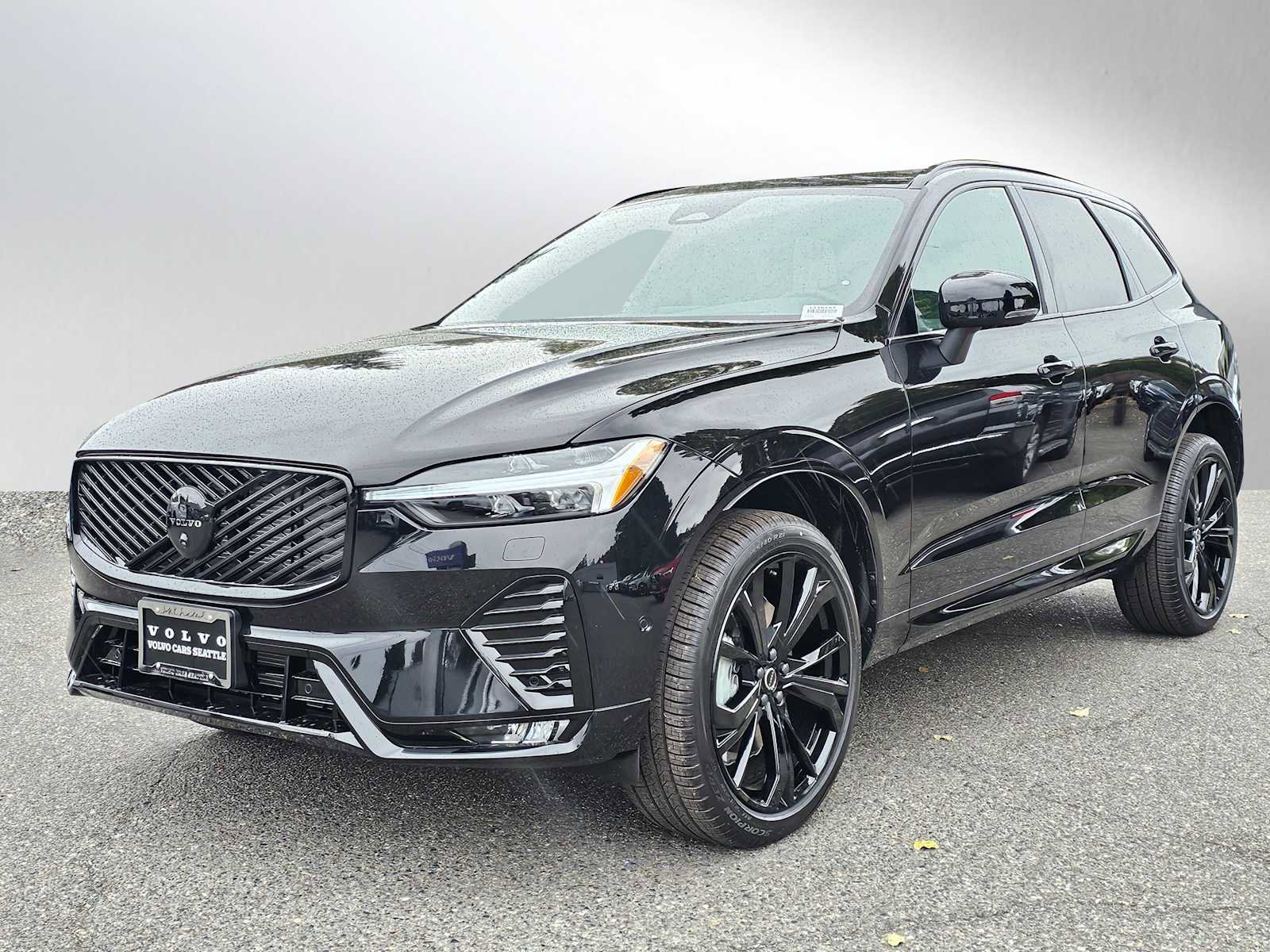 New 2026 Volvo XC60 B5 Ultra w/ Protection Package Premier image 3