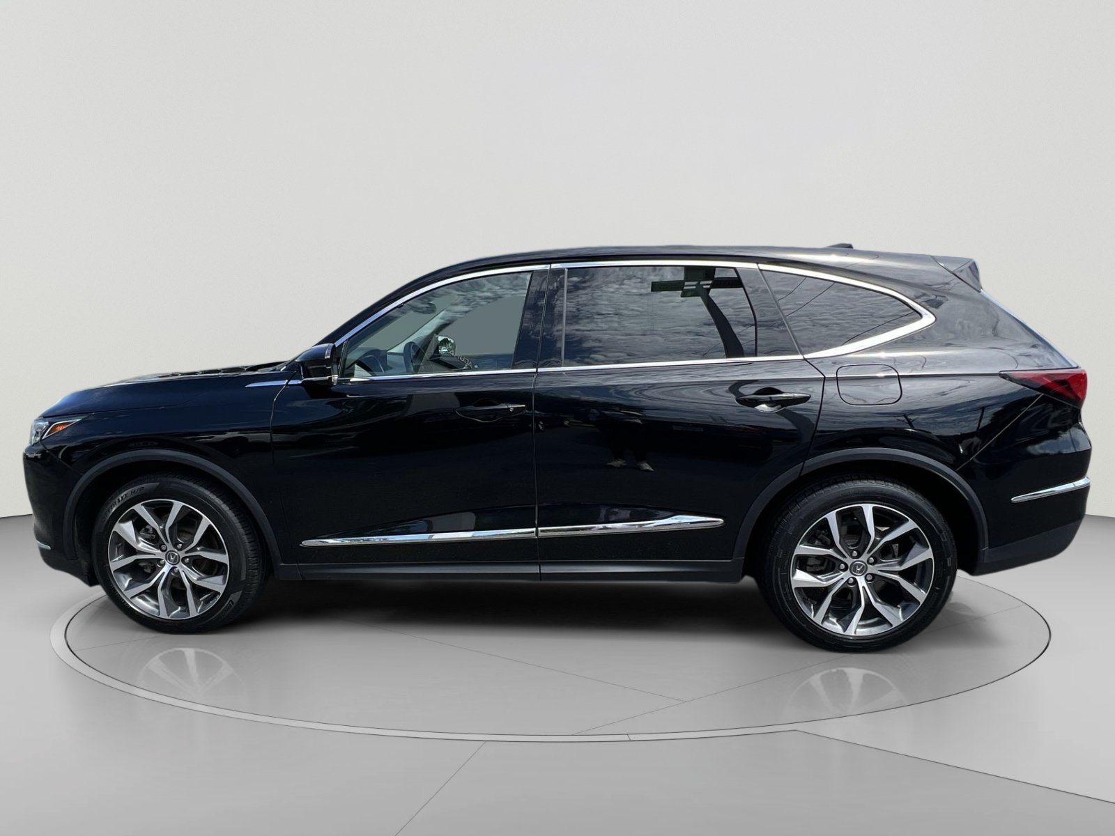 Certified 2023 Acura MDX w/ Technology Package AWD/4WD image 2