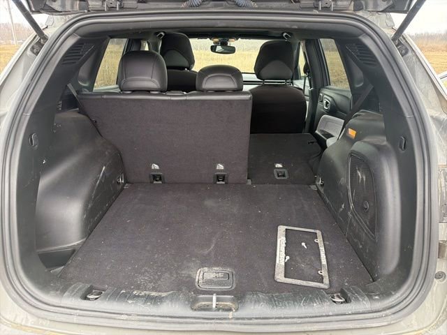 Used 2023 Jeep Compass Latitude w/ Sun and Sound Group image 9