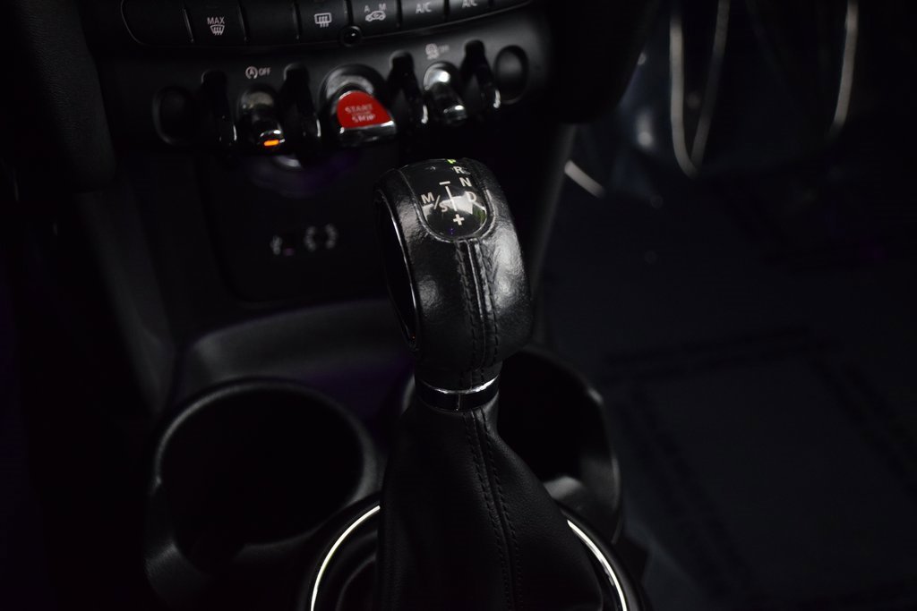 Used 2015 MINI Cooper 4-Door Hardtop image 28