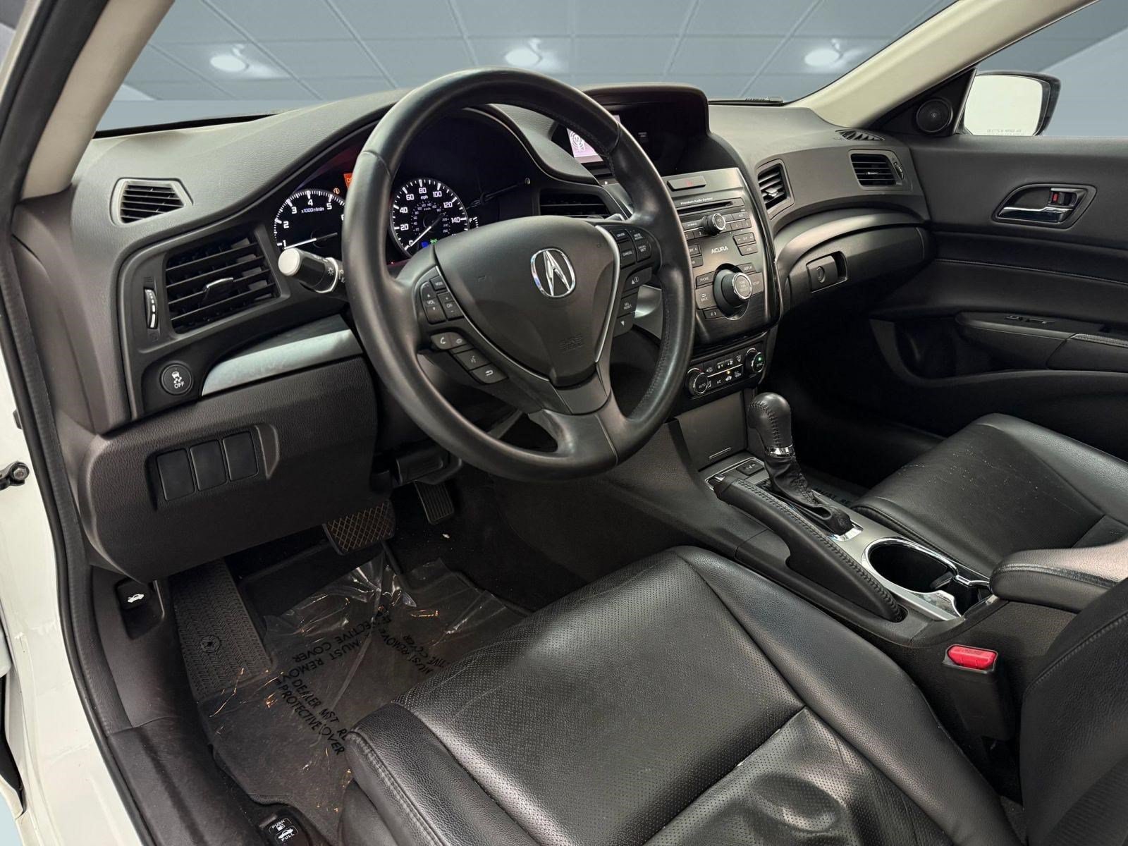 Used 2013 Acura ILX w/ Premium Package FWD image 4