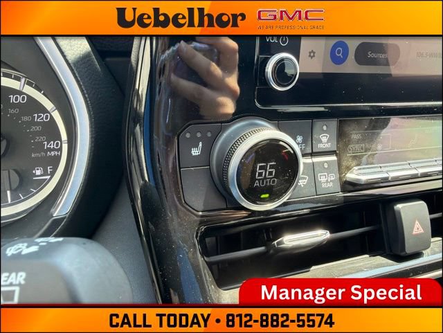 Used 2023 Toyota Highlander XLE FWD image 34