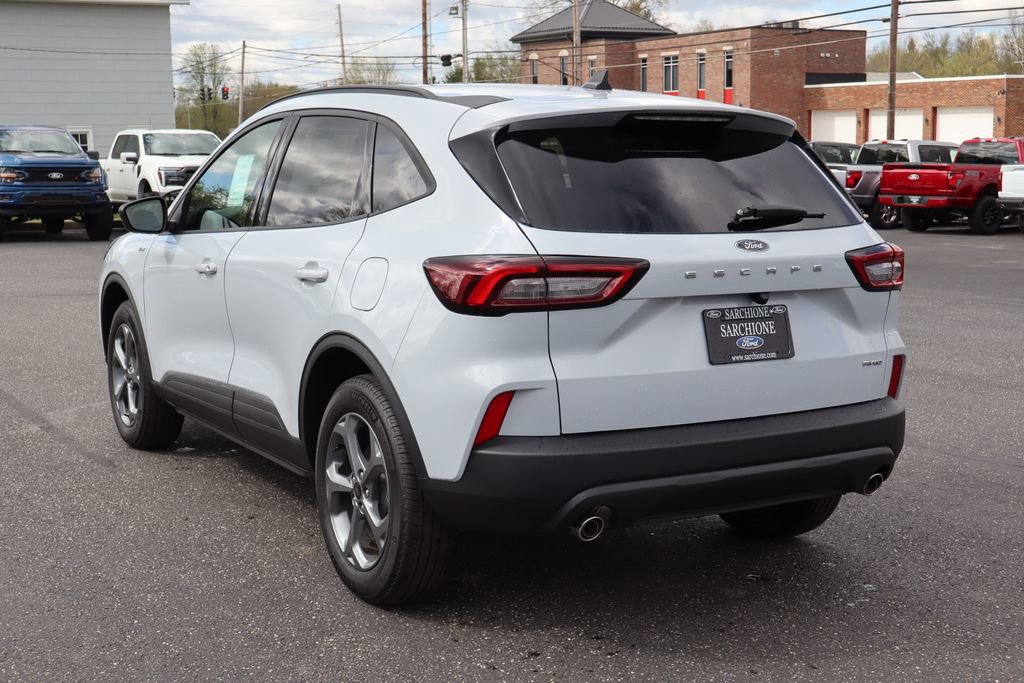 New 2026 Ford Escape ST-Line w/ Cold Weather Package AWD/4WD image 17