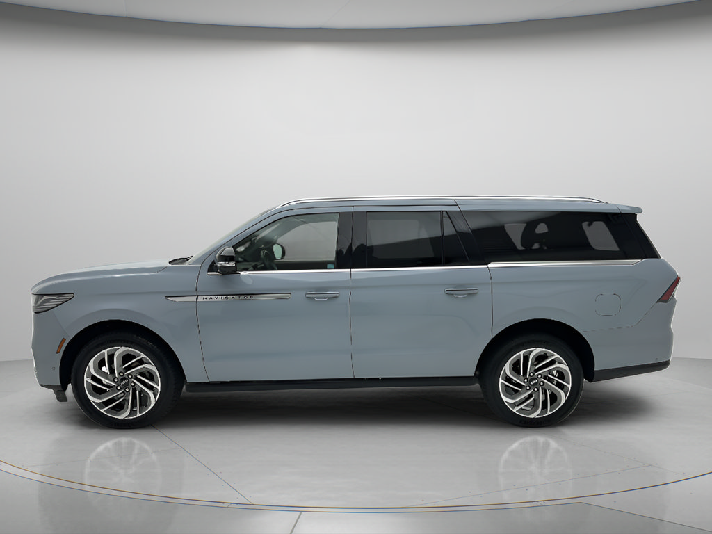 Used 2025 Lincoln Navigator L Reserve AWD/4WD image 4