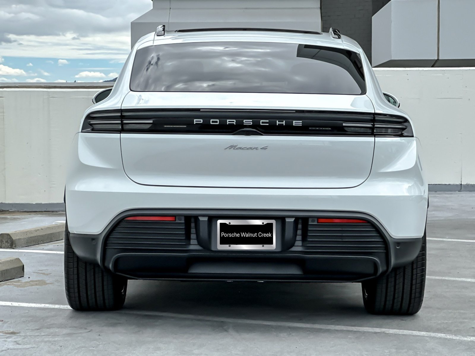 New 2026 Porsche Macan 4 Electric AWD/4WD image 8