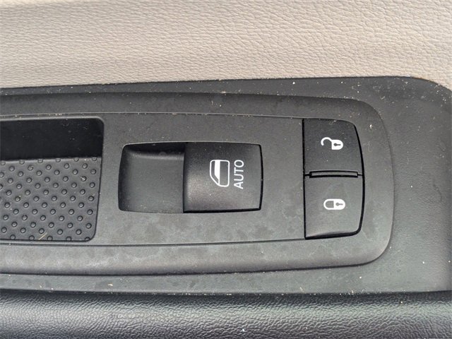 Used 2021 Chrysler Voyager Lxi image 30