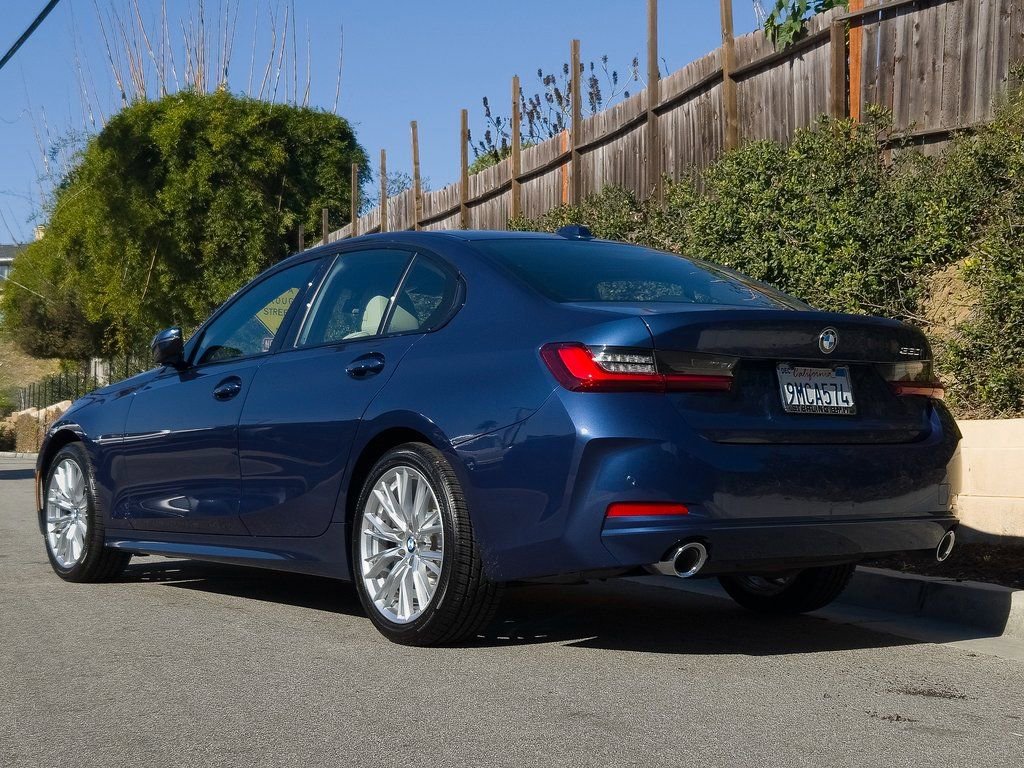 Used 2023 BMW 330i Sedan w/ Convenience Package image 29
