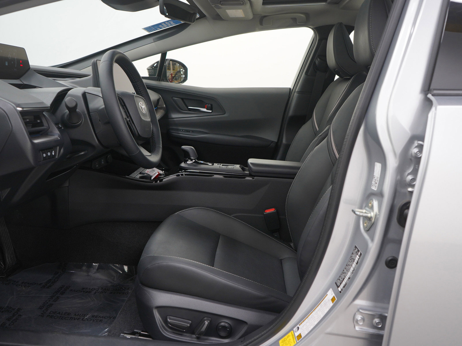 Used 2025 Toyota Prius Limited image 25