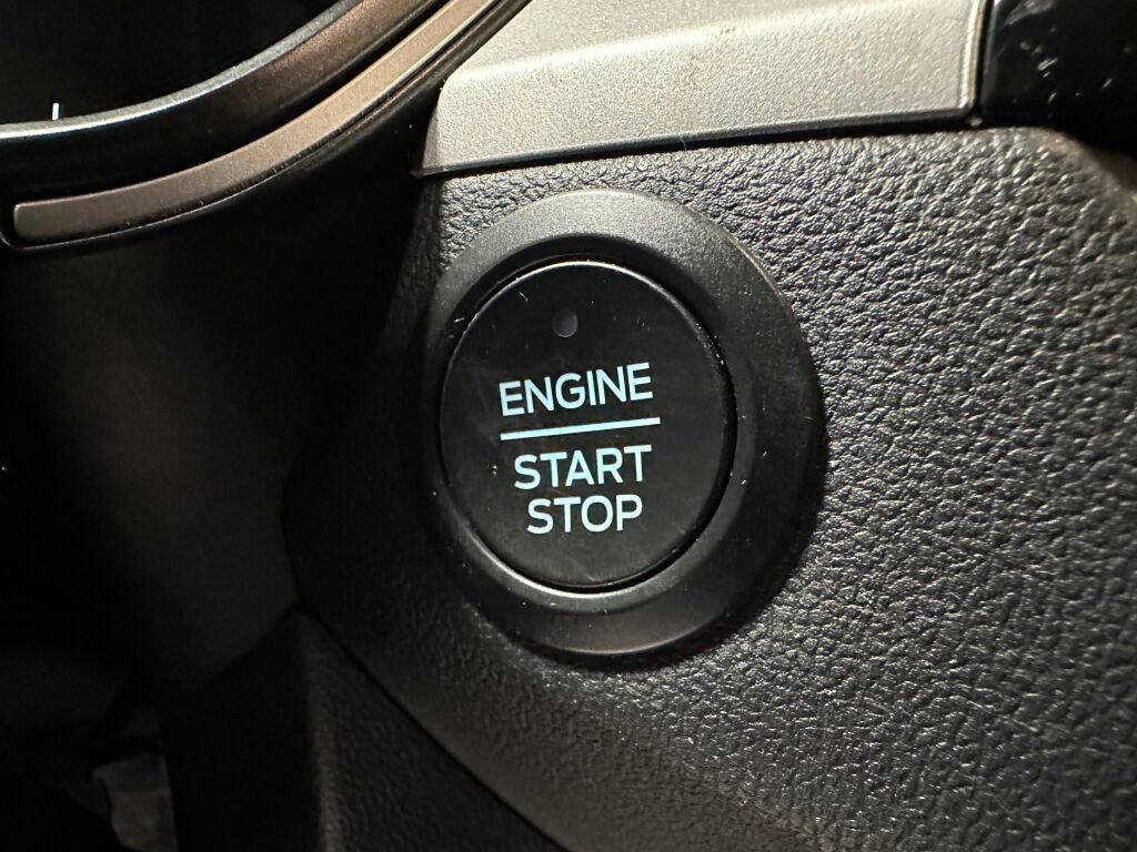 Used 2020 Ford Escape SE image 14