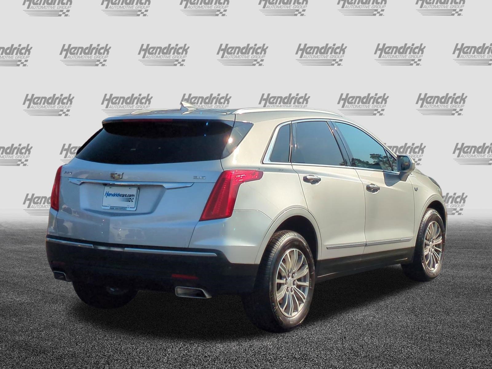 Used 2017 Cadillac XT5 Luxury w/ Driver Awareness Package FWD image 10