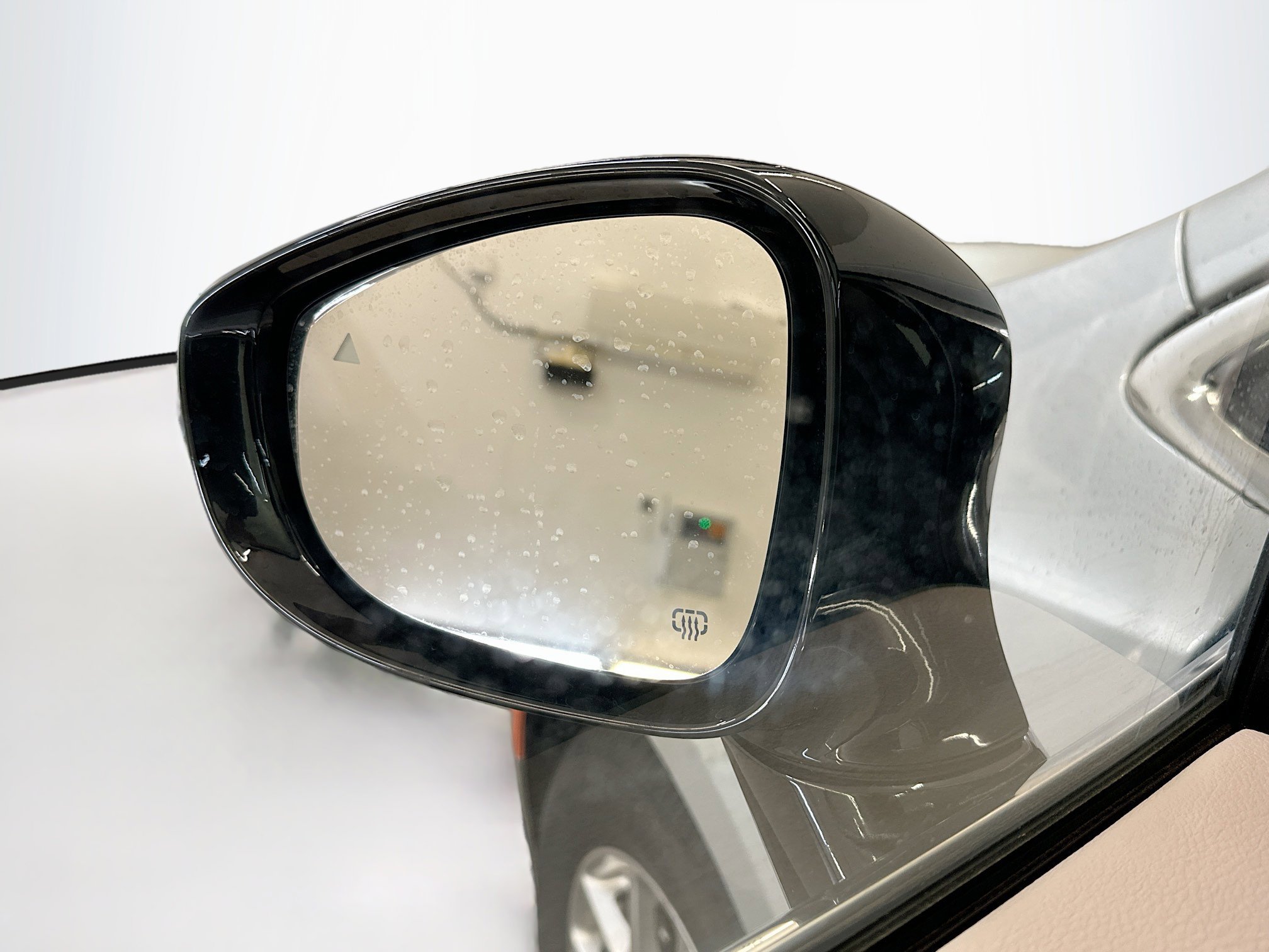 Used 2024 Chrysler Pacifica Touring-L image 16