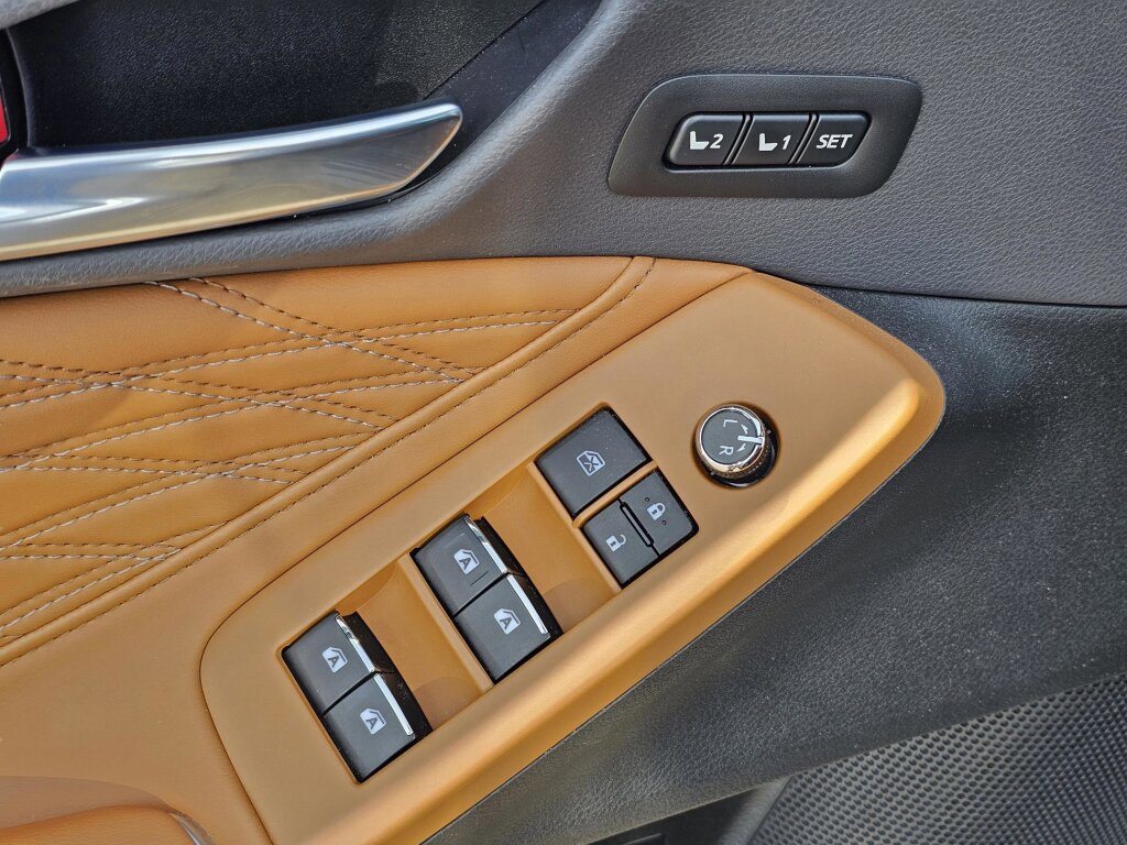 Used 2022 Toyota Avalon Limited w/ Advanced Safety Package image 15