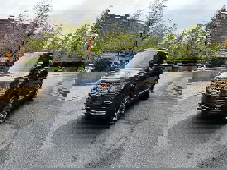 Used 2015 Land Rover Range Rover Autobiography image 4