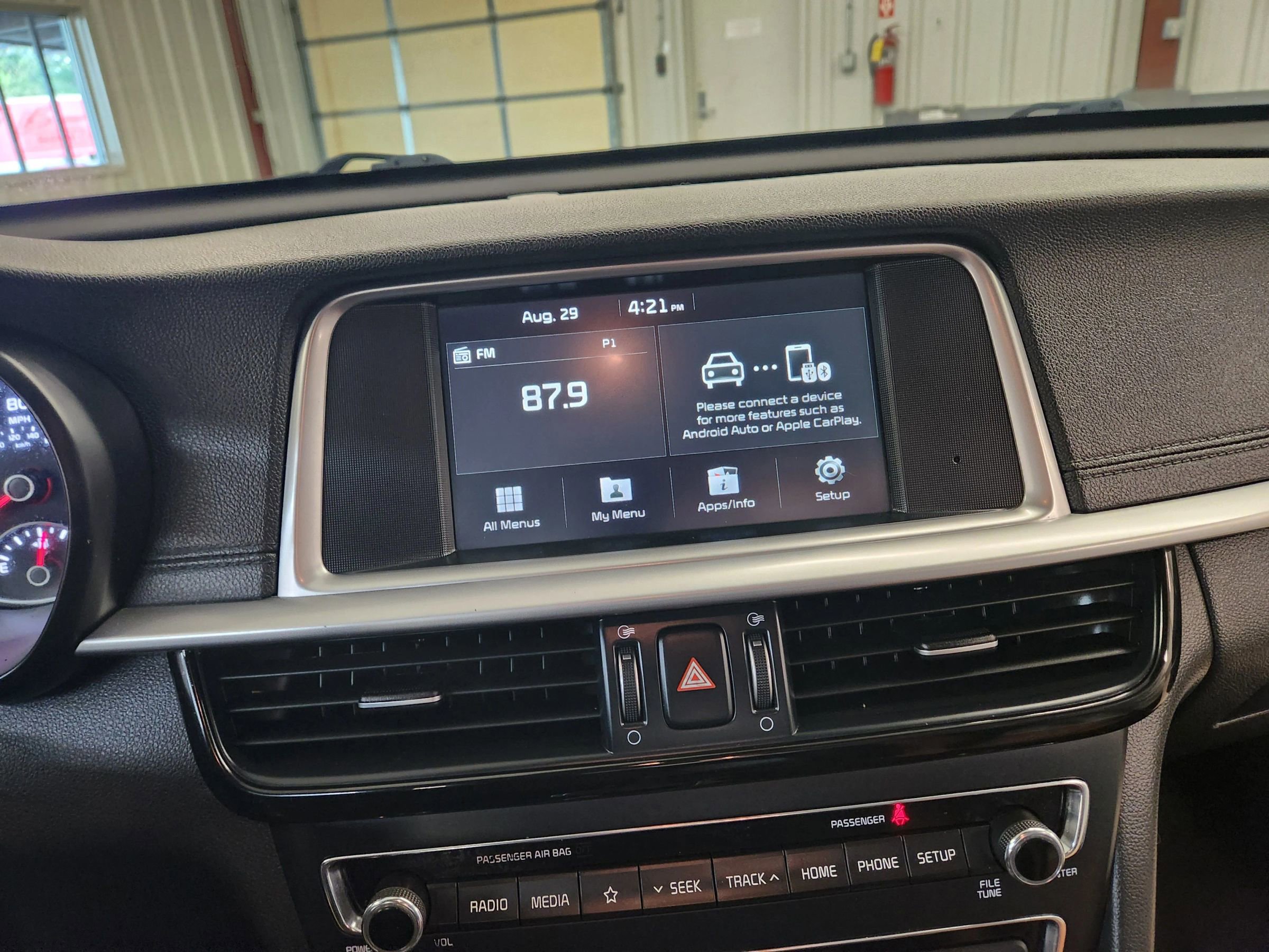 Used 2020 Kia Optima LX image 25