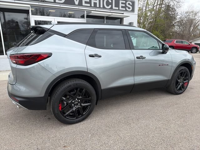 Certified 2024 Chevrolet Blazer LT w/ Redline Edition FWD image 3