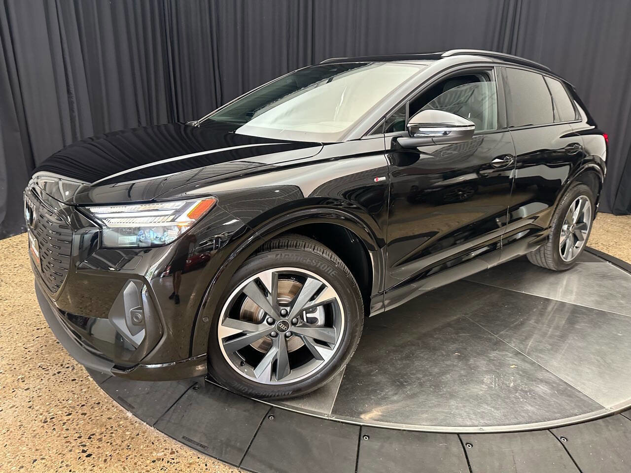 Used 2023 Audi Q4 e-tron Prestige w/ Black Optic Package AWD/4WD image 4