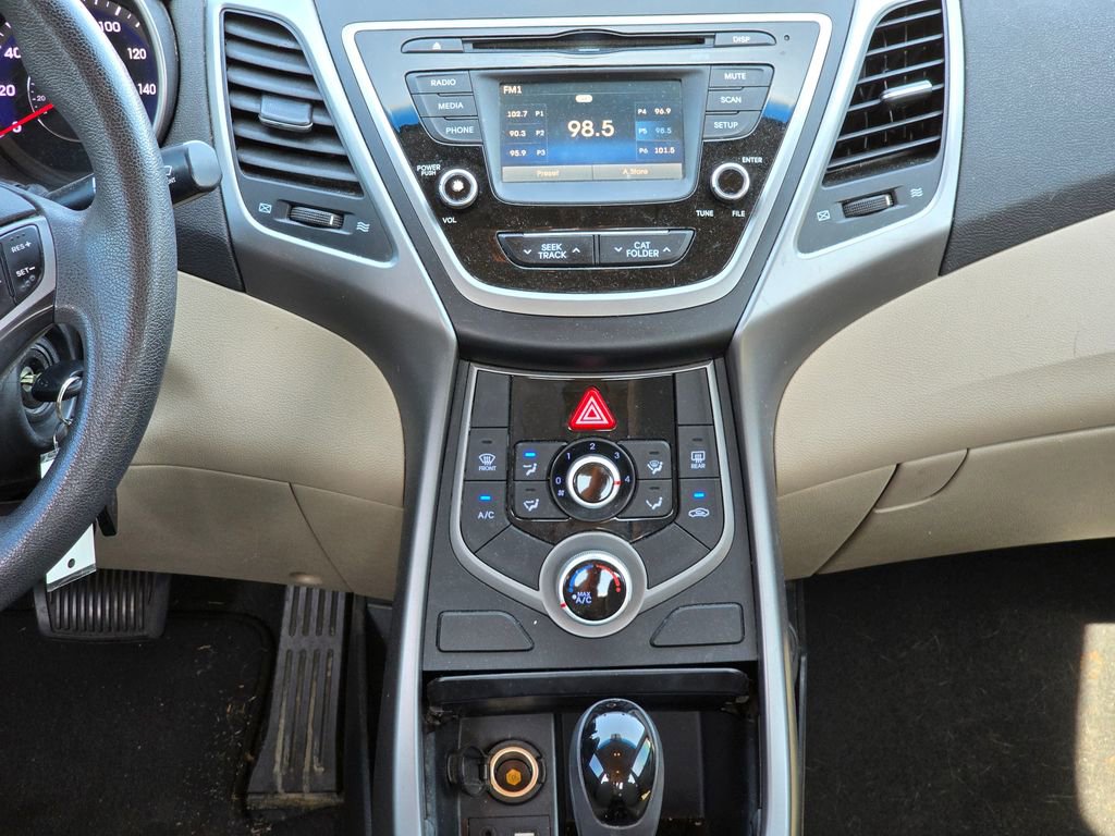 Used 2016 Hyundai Elantra SE w/ Option Group 02 image 19