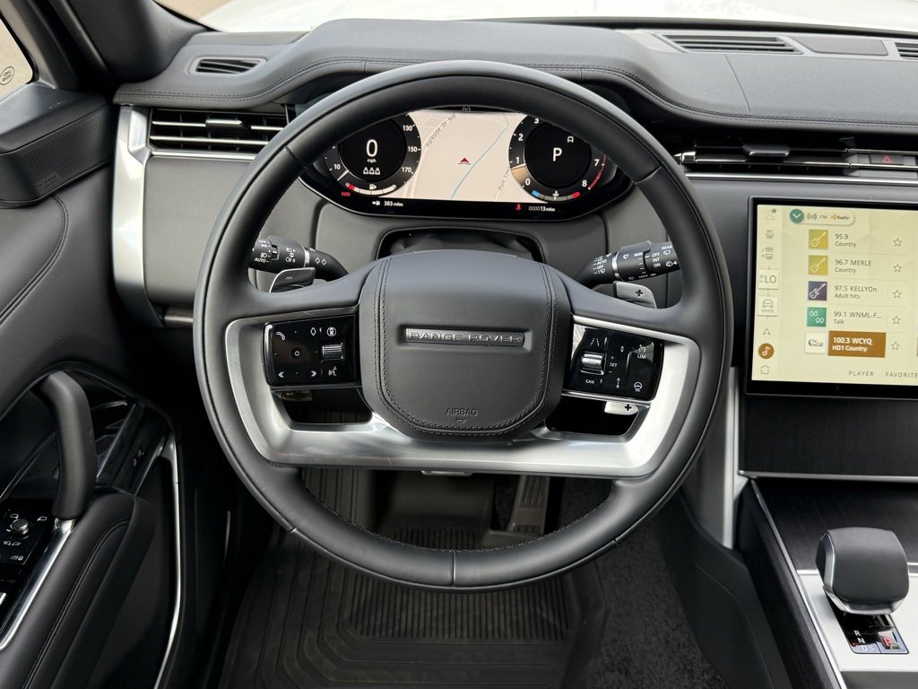 New 2025 Land Rover Range Rover SE image 18