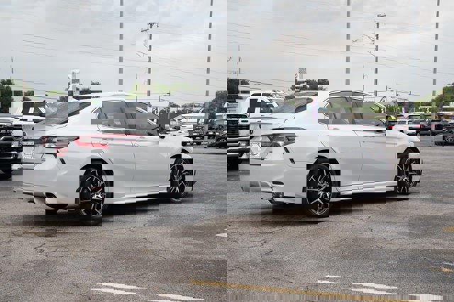 Used 2023 Toyota Camry SE image 5