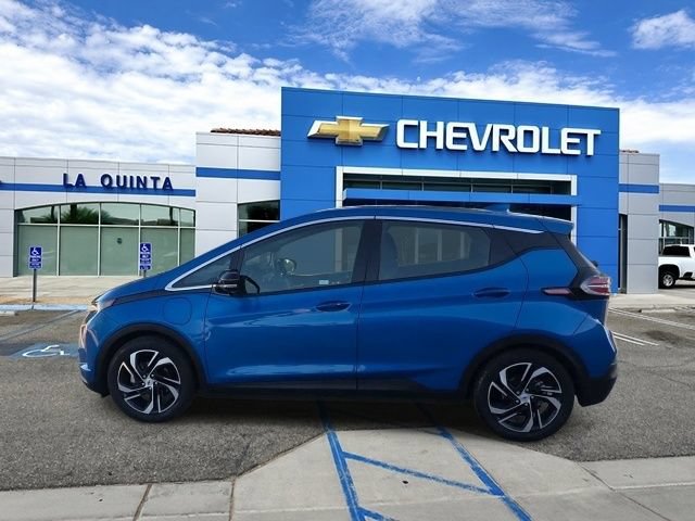 Used 2023 Chevrolet Bolt LT w/ Infotainment Package FWD image 5