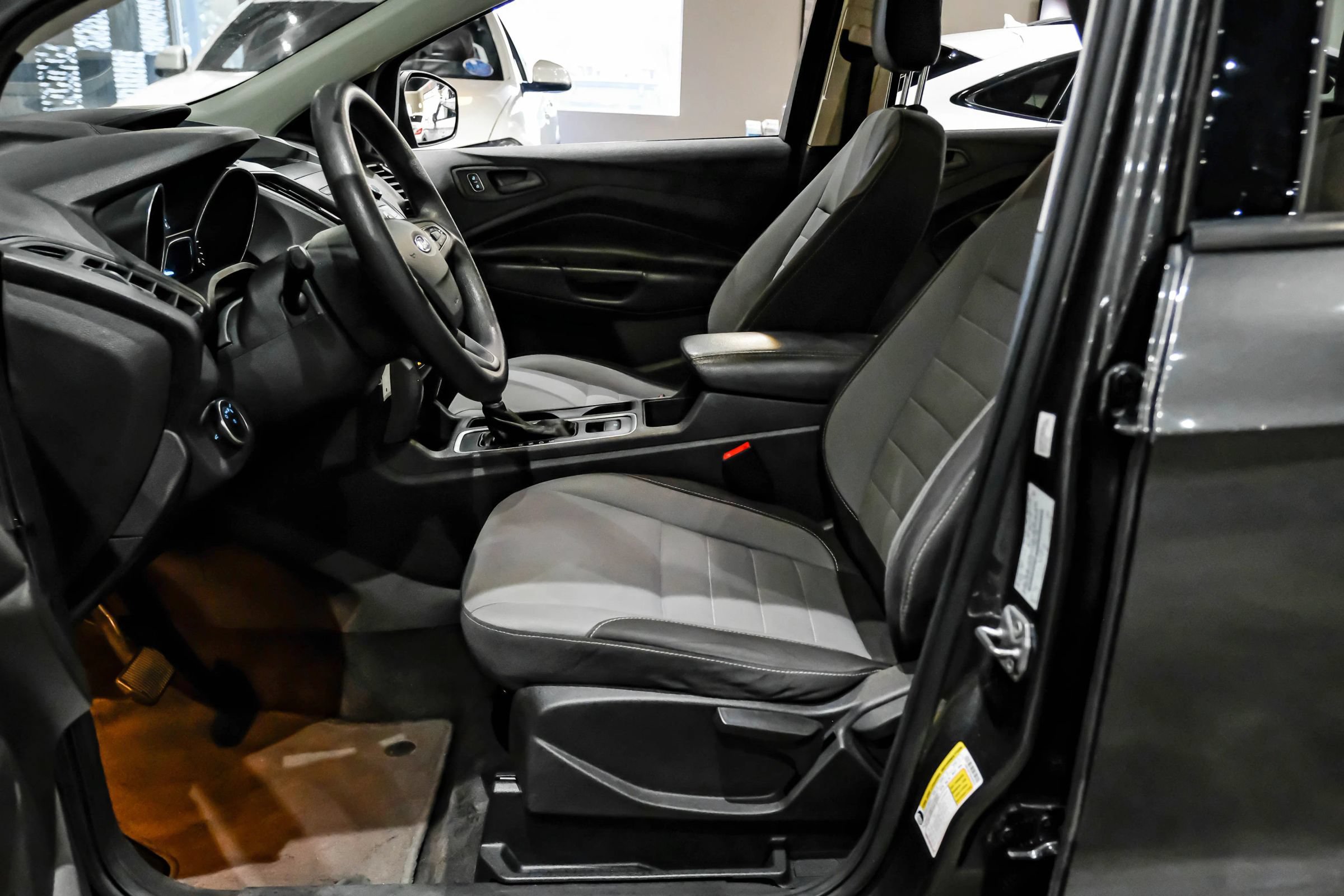 Used 2019 Ford Escape S FWD image 4