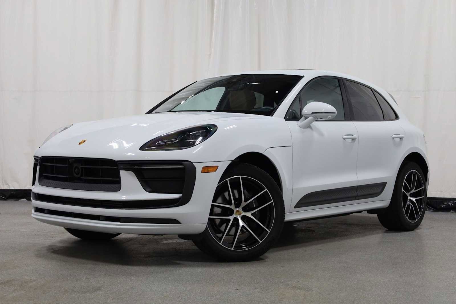 Certified 2023 Porsche Macan Turbo AWD/4WD image 1