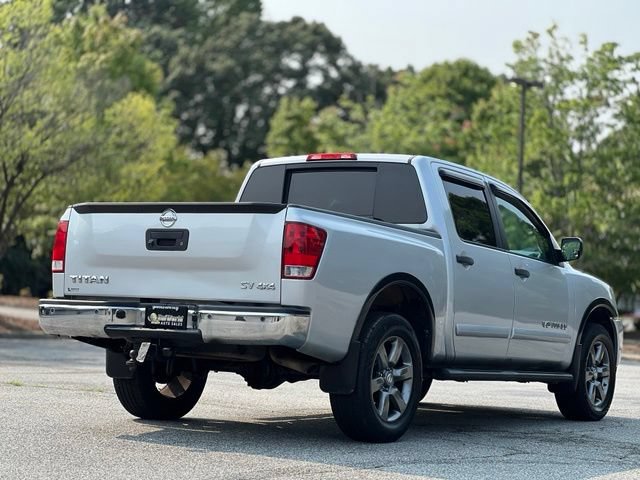 Used 2015 Nissan Titan SV w/ SV Value Truck Package AWD/4WD image 5