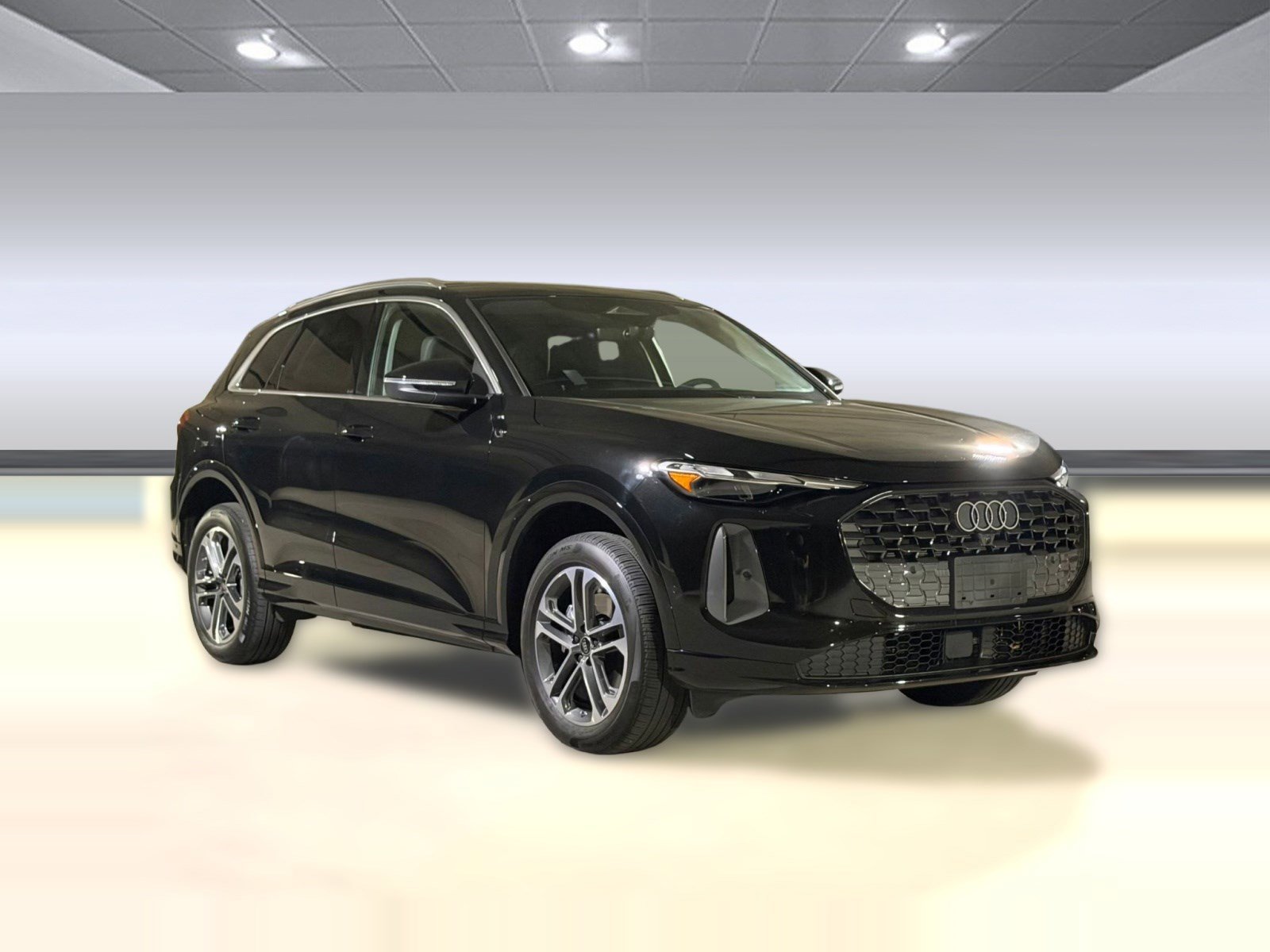 Certified 2025 Audi Q5 Premium w/ Convenience Package image 7