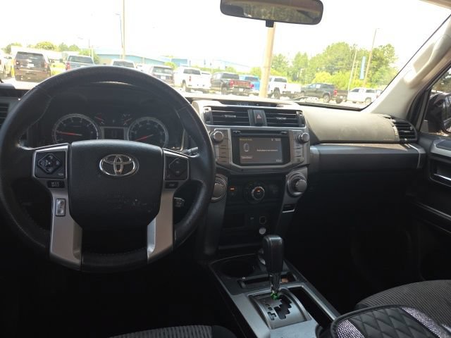 Used 2016 Toyota 4Runner SR5 AWD/4WD image 13