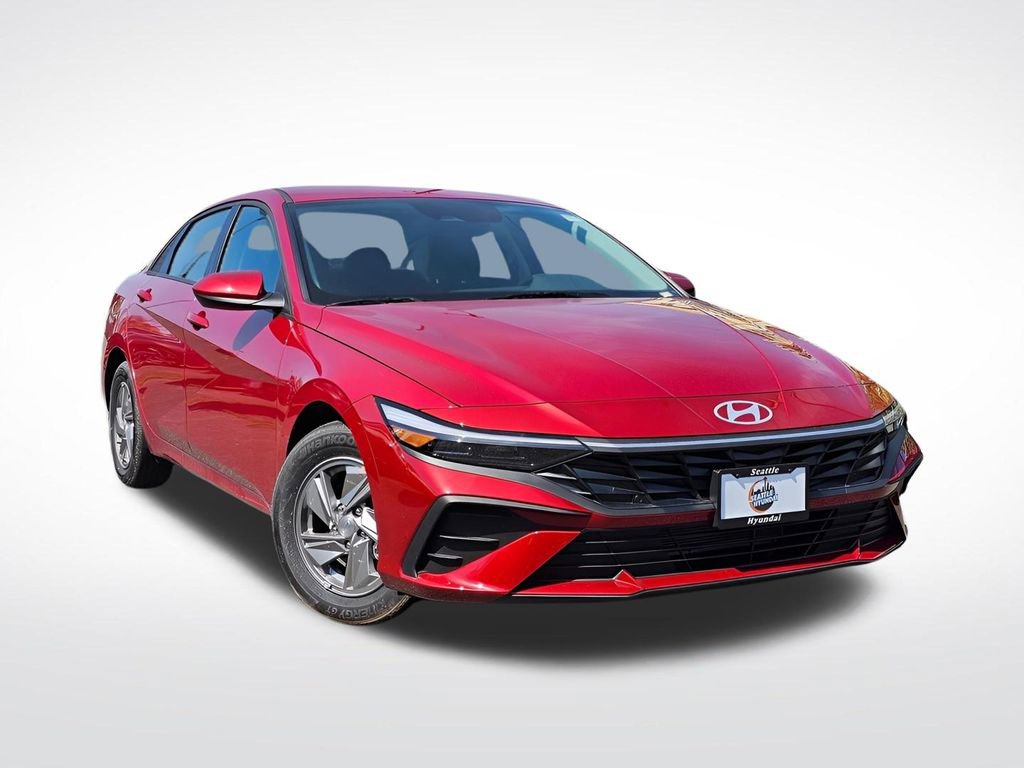 Used 2025 Hyundai Elantra SE image 7