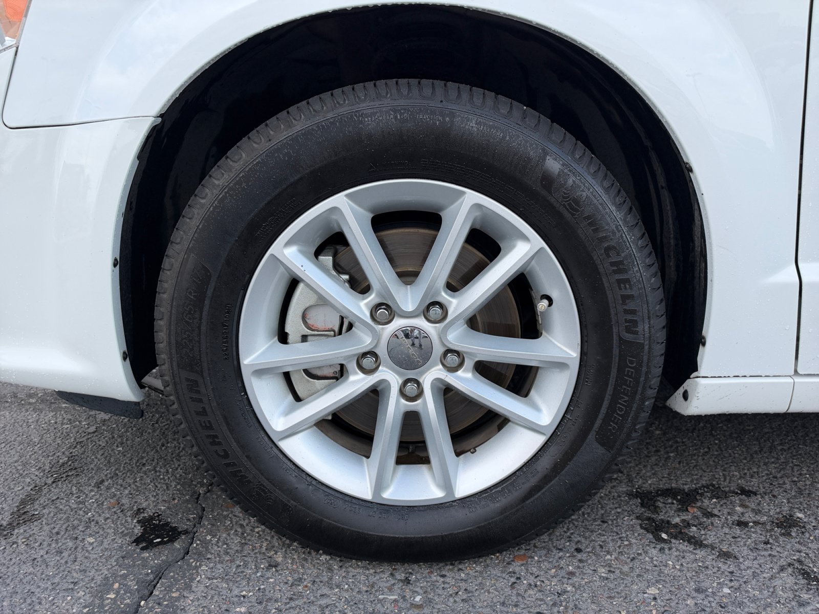 Used 2019 Dodge Grand Caravan SXT w/ Driver Convenience Group FWD image 26