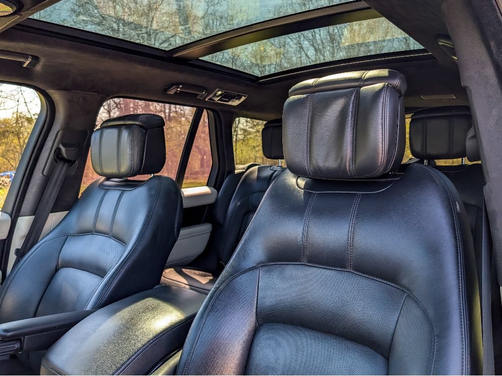 Used 2022 Land Rover Range Rover Autobiography AWD/4WD image 17