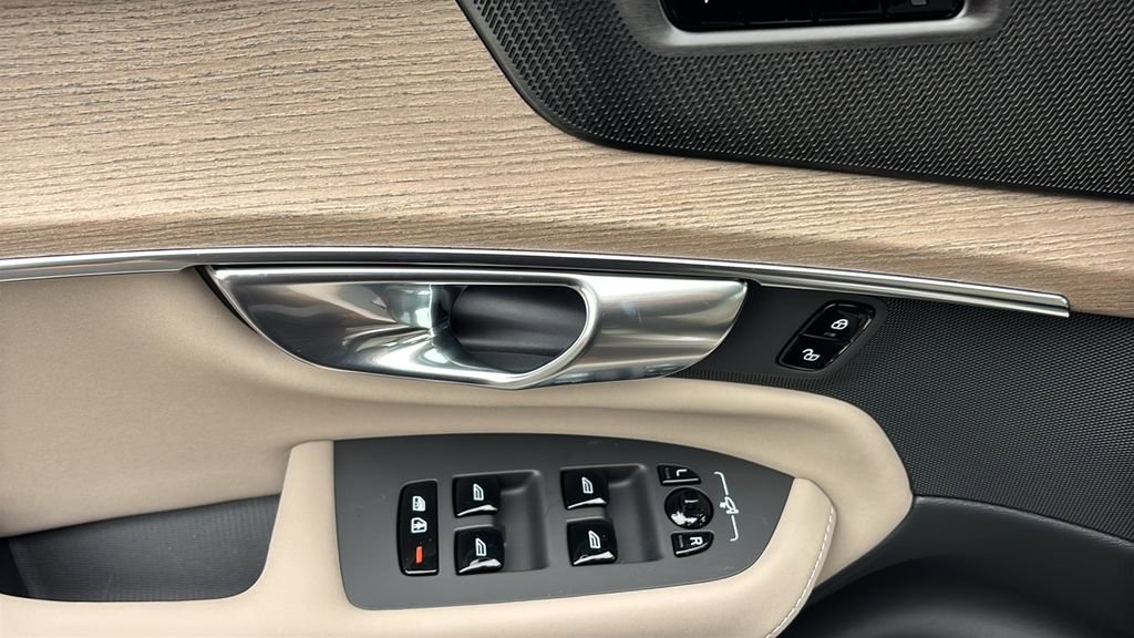 New 2026 Volvo XC90 T8 Plus image 12