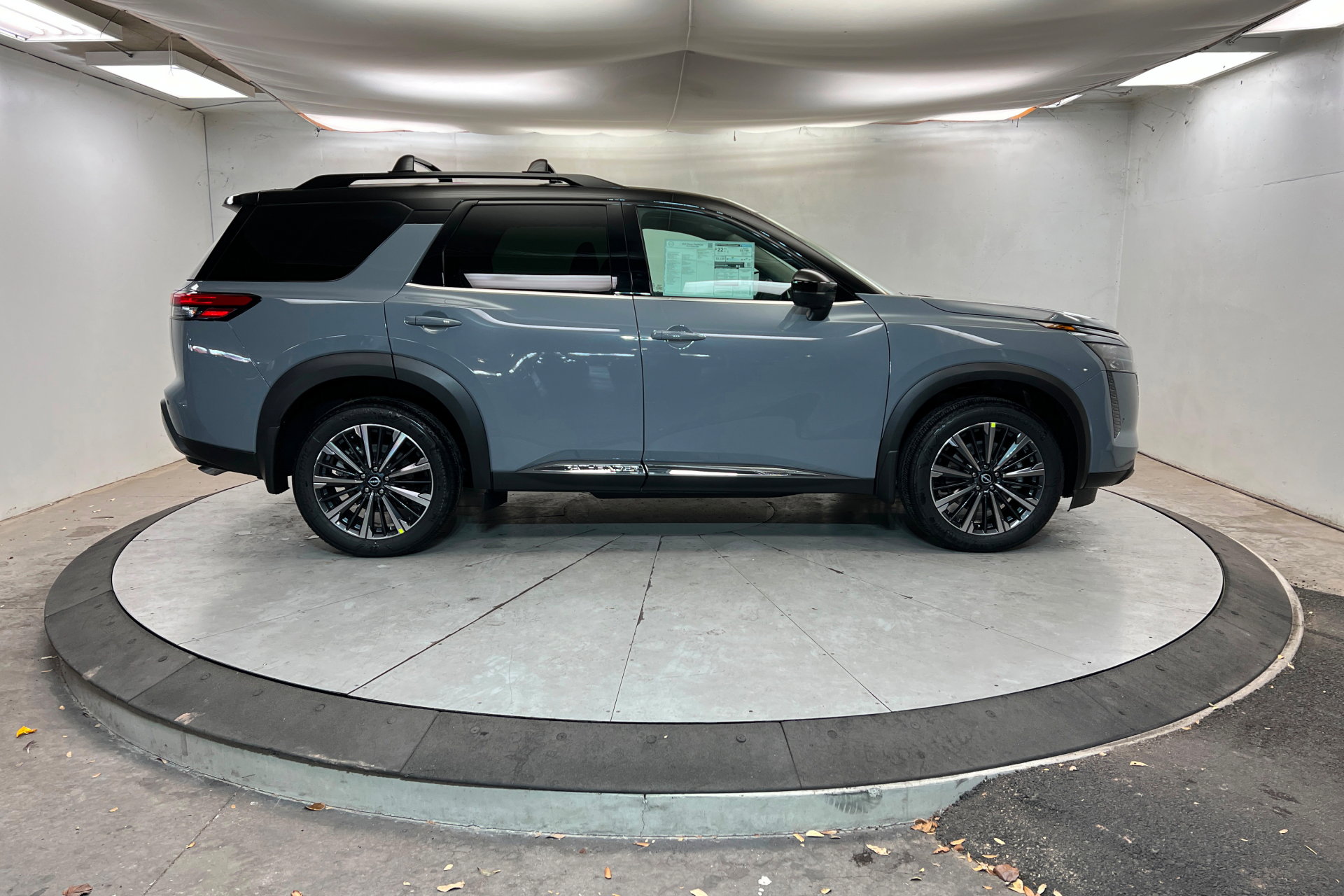 New 2026 Nissan Pathfinder Platinum image 6