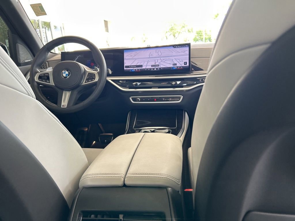 Used 2024 BMW X5 xDrive40i w/ M Sport Package image 31