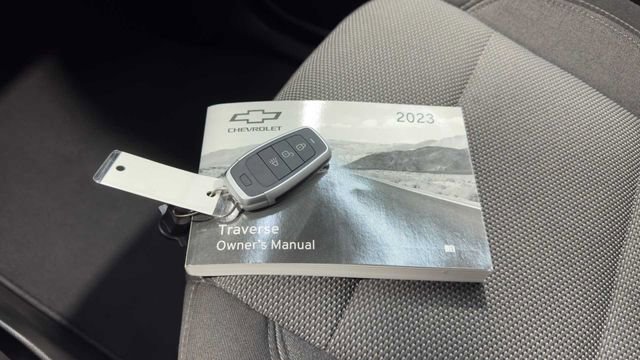 Used 2023 Chevrolet Traverse LT FWD image 31