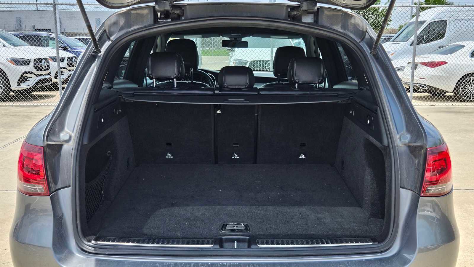 Used 2021 Mercedes-Benz GLC 300 4MATIC image 10